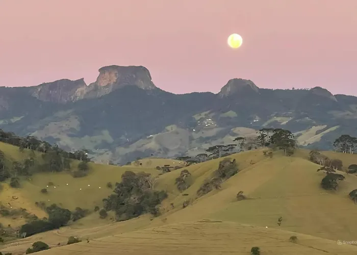 Hidromassagem, Varanda E Vista Pedra Do Bau